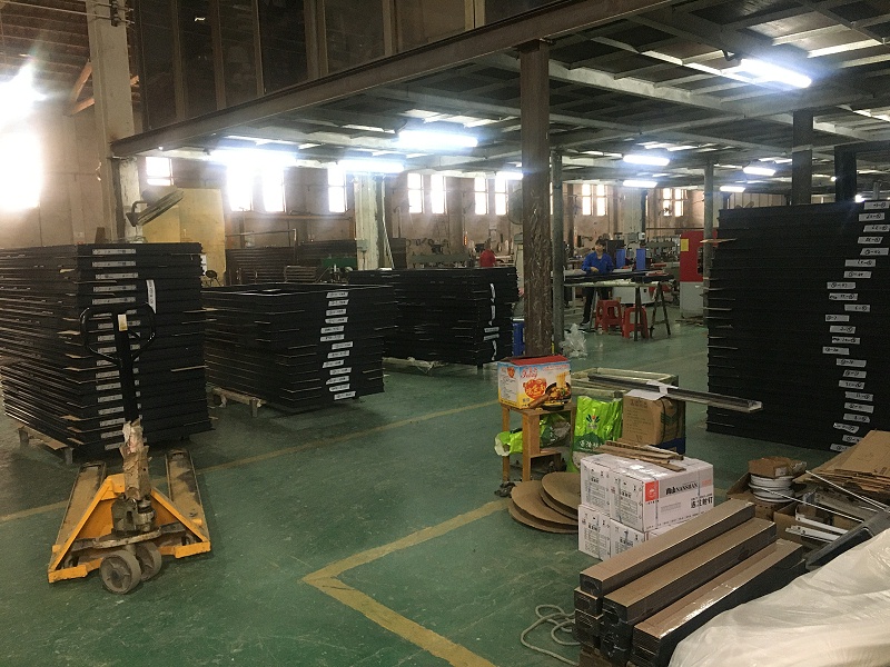 老公非要購(gòu)買(mǎi)這家門(mén)窗廠的鋁合金門(mén)窗，看到實(shí)物我閉嘴了！