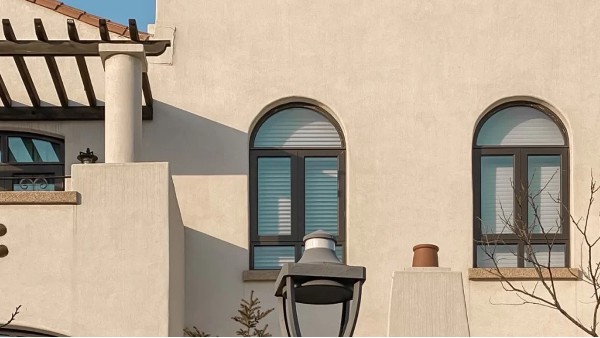 你還在購買看起來沒問題但不實(shí)用的鋁木復(fù)合門窗嗎？