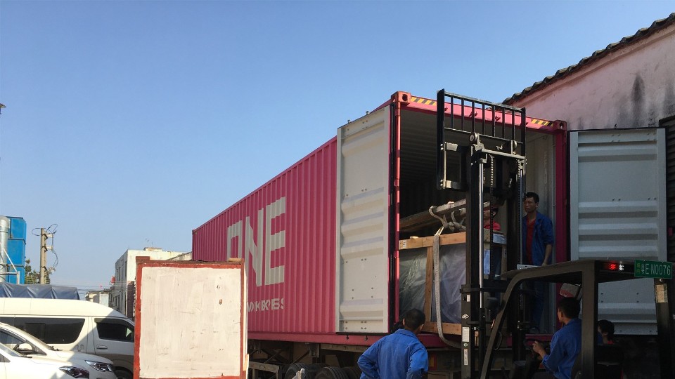 私家別墅豪宅定制的高端鋁合金門窗即將被送出國！