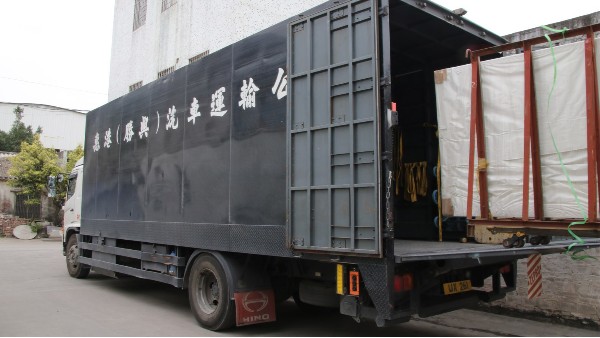 佛山哪個(gè)門(mén)窗廠(chǎng)家做工程門(mén)窗做得好？-樓上樓門(mén)窗